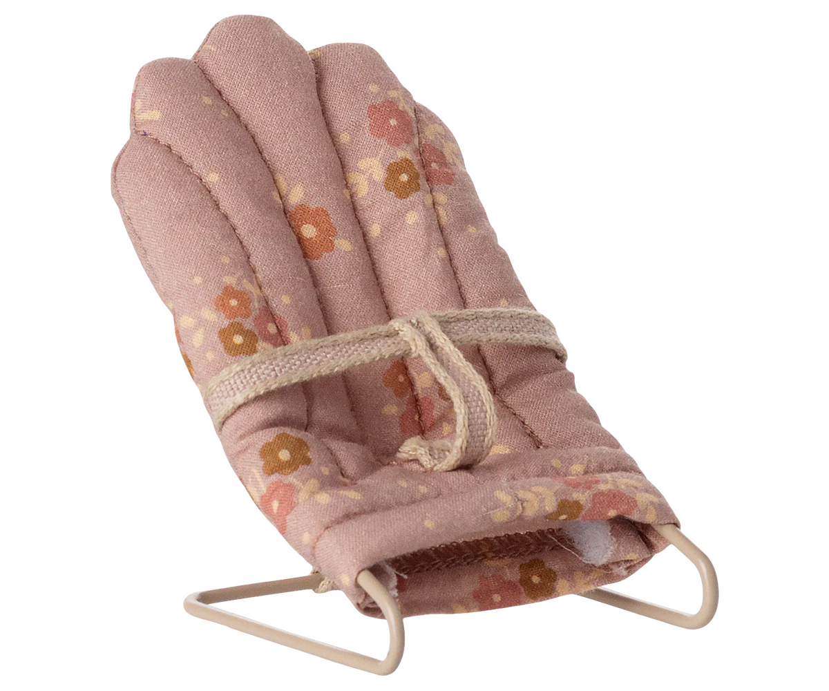 Skråstol til mus, Rosa m. blomster