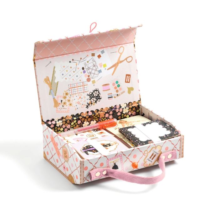 BREVPAPIR I KUFFERT TINOU