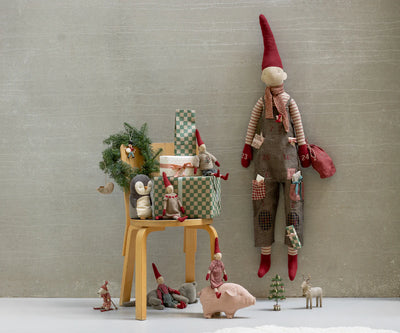 NISSE DRENG STR. 2 RØD SKJORTE