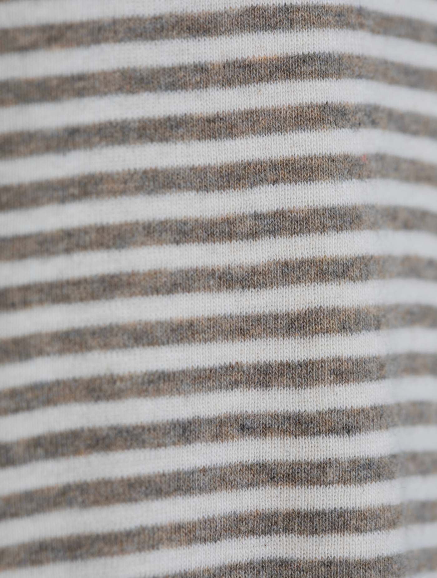 ONESIE TAUPE/OFFWHITE